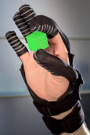 Роботизированная перчатка поможет при нарушении моторики (4 фото + видео)