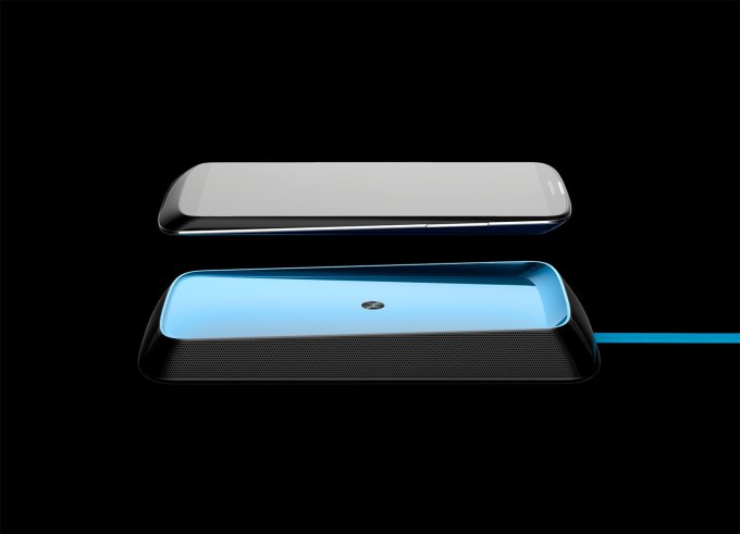 Дизайнерский концепт будущего смартфона Motorola (5 фото)