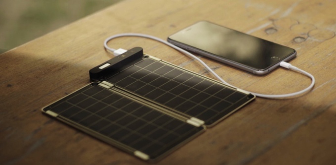 Solar Paper — самая компактная и лёгкая зарядка на солнечных батареях (10 фото + видео)