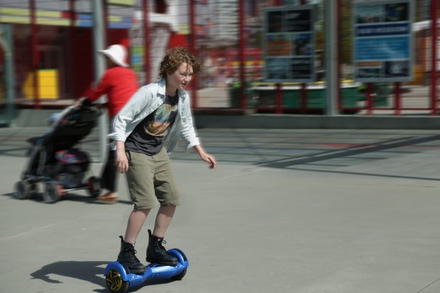 RevoBot — электрический скейтборд для ленивых (6 фото + видео)