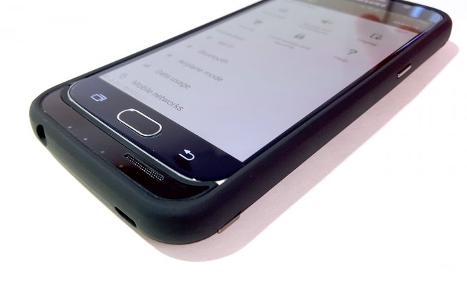 Дополнительный аккумулятор и карта памяти для Galaxy S6 (9 фото)