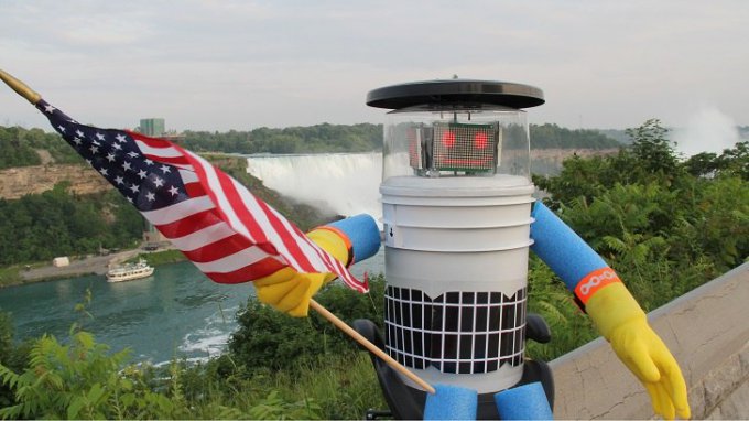 HitchBot — робот, путешествующий автостопом (16 фото + видео)