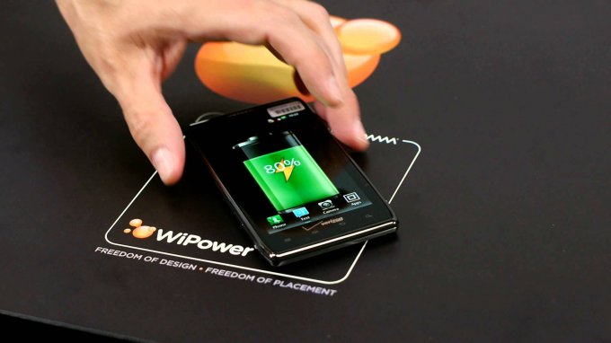 Qualcomm WiPower —  беспроводная зарядка для гаджетов из металла (видео)