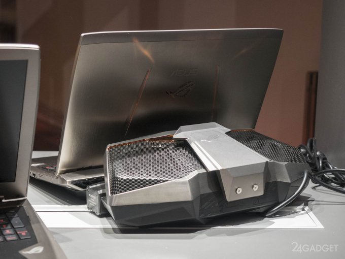 Asus показала игровой ноутбук с жидкостным охлаждением (14 фото)