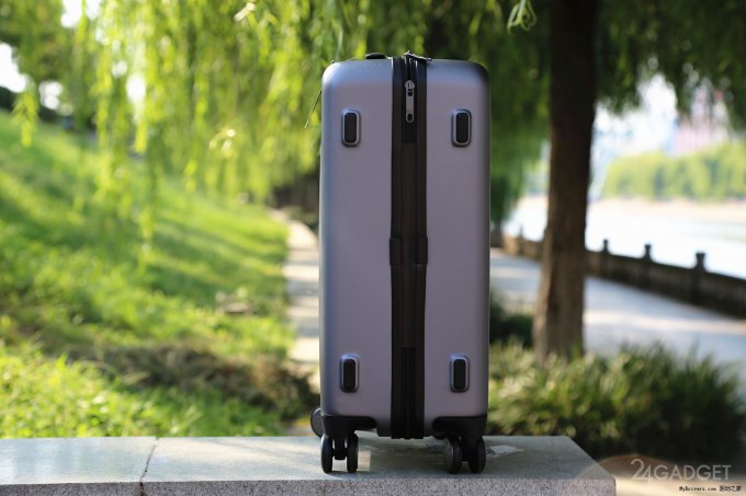 Xiaomi представила свой первый чемодан (7 фото)