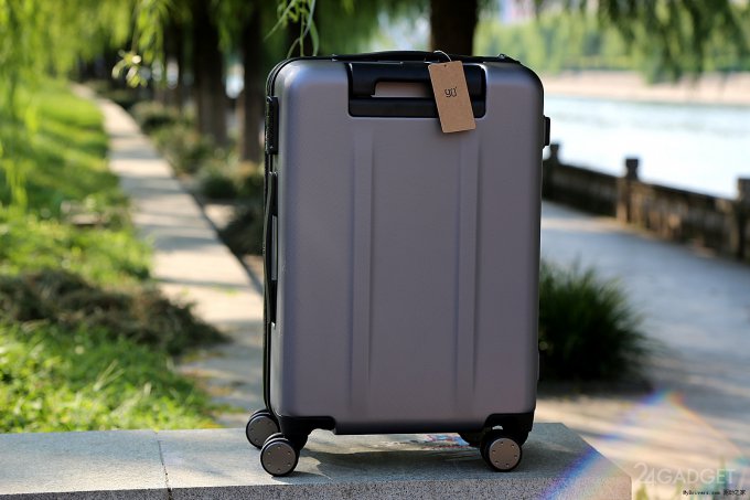 Xiaomi представила свой первый чемодан (7 фото)