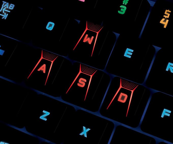 Logitech представила игровую клавиатуру без цифрового блока (5 фото + видео)