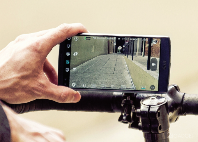 LG V10 - смартфон с двумя экранами и парной фронтальной камерой (7 фото + видео)