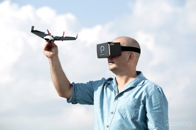 Бумажный самолётик с радиоуправлением и очками виртуальной реальности (5 фото + видео)