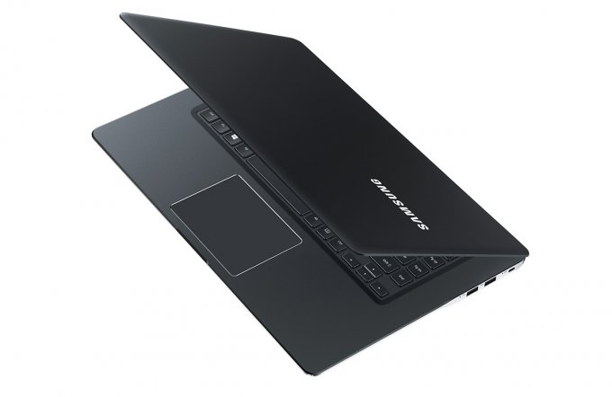 Samsung представила первый ноутбук с 4К-дисплеем (7 фото)