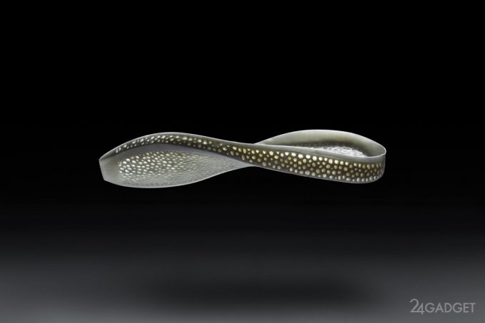 Беговые кроссовки напечатали на 3D-принтере (7 фото + видео)