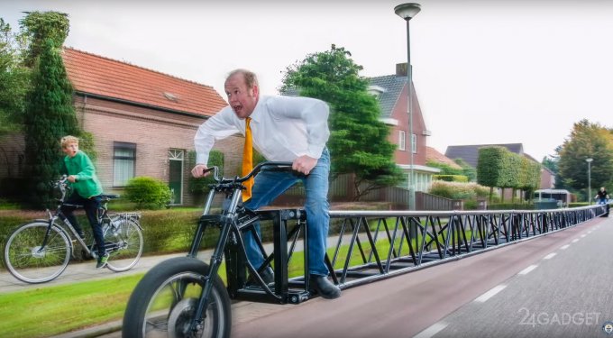 Самый длинный двухколёсный велосипед в мире (3 фото + видео)