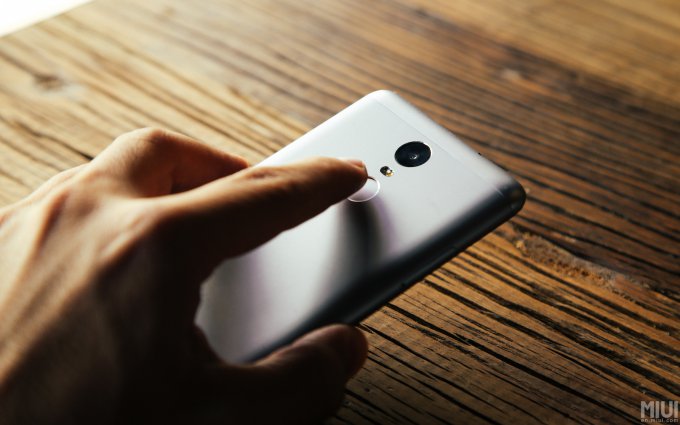 Xiaomi представила первый металлический фаблет Redmi Note 3 (21 фото)