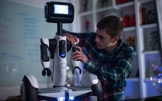 Segway превратили в домашнего робота-помощника (11 фото + видео)