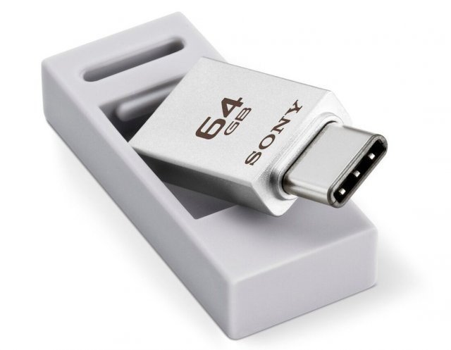 Флеш-накопитель с USB Type-C и USB Type-A (3 фото)