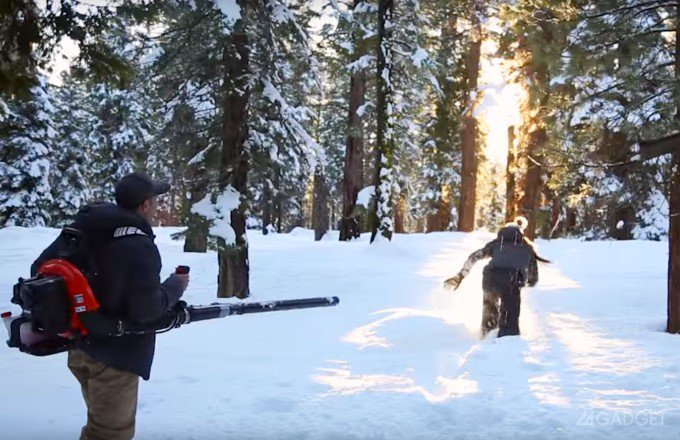 Snow machine gun - a gun for playing snowballs (video)