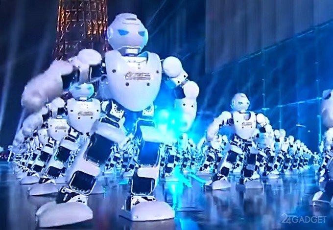 Армия из роботов и дронов атаковала китайцев в Новый год (видео)