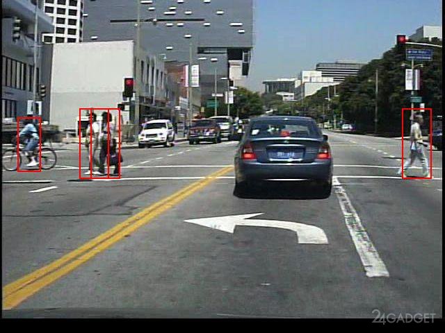 Новый алгоритм для беспилотных автомобилей распознает пешеходов не хуже человека (5 фото)