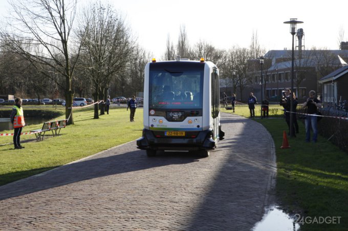 Беспилотные электроавтобусы выпустили на дороги Нидерландов (5 фото + видео)