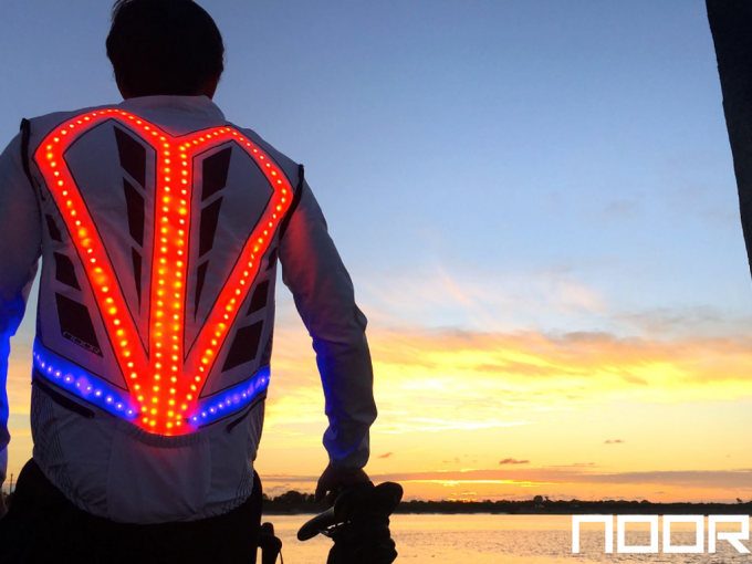 Светодиодная куртка для ночных прогулок (9 фото + видео)