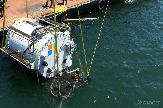 Microsoft экспериментирует с подводным дата-центром (4 фото + видео)