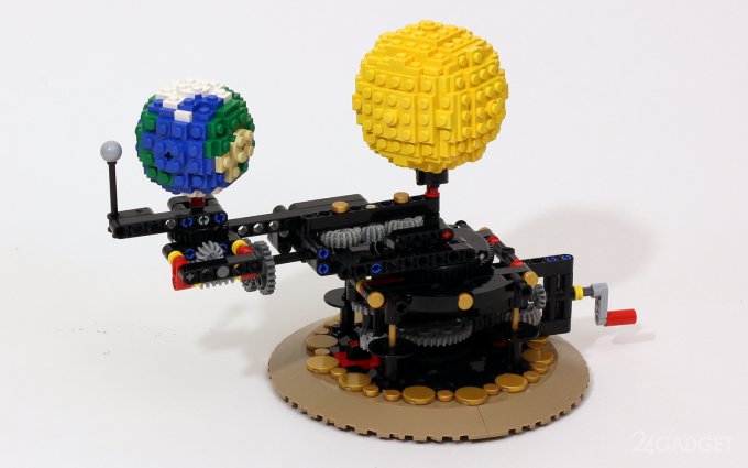 Работающая модель Земли, Луны и Солнца из LEGO (видео)