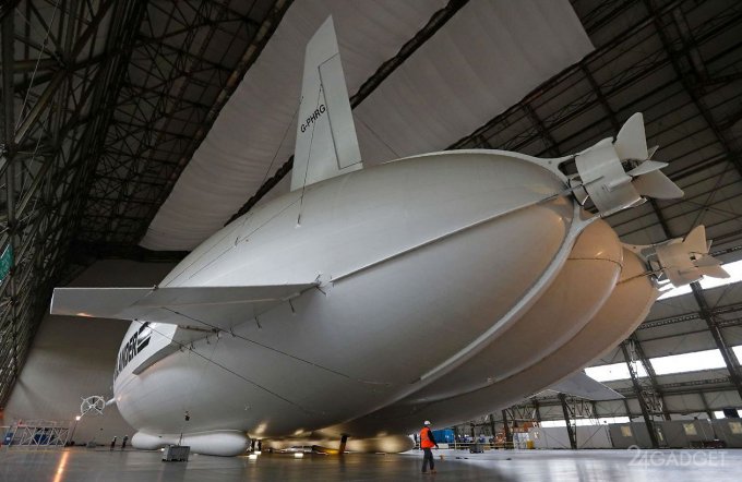 Британцы представили крупнейший в мире дирижабль (24 фото + видео)