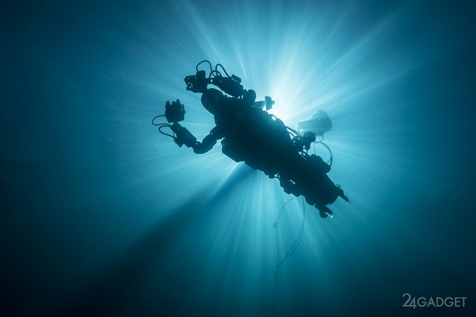 Подводный робот-археолог (9 фото + видео)