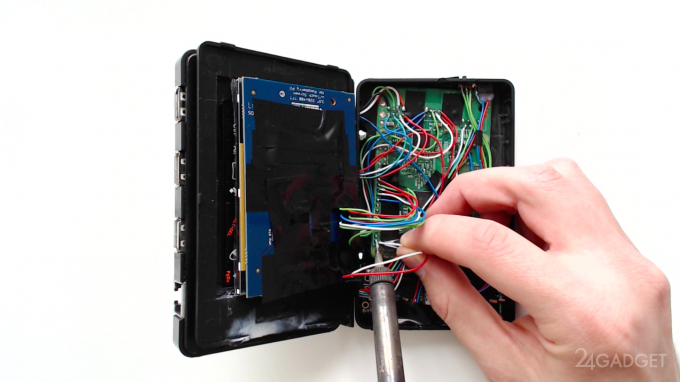 Карманный ноутбук из корпусов HDD (5 фото + 2 видео)