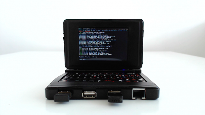 Карманный ноутбук из корпусов HDD (5 фото + 2 видео)