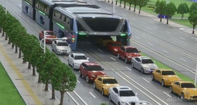 Автобус будущего, движущийся над автомобилями (5 фото + 2 видео)
