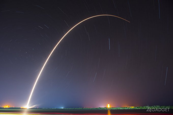 Falcon 9 снова благополучно приземлился на плавучую платформу (5 фото + видео)