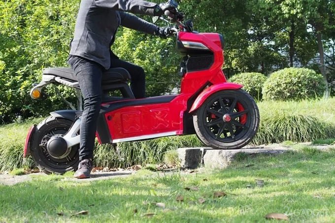 Электрический трицикл, управляемый наклонами тела (9 фото + видео)
