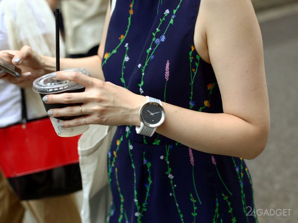 FES Watch U - часы от Sony на основе технологии E-ink (13 фото + видео)