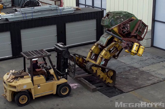 Первые испытания боевого робота MegaBots Mark 2 (видео)
