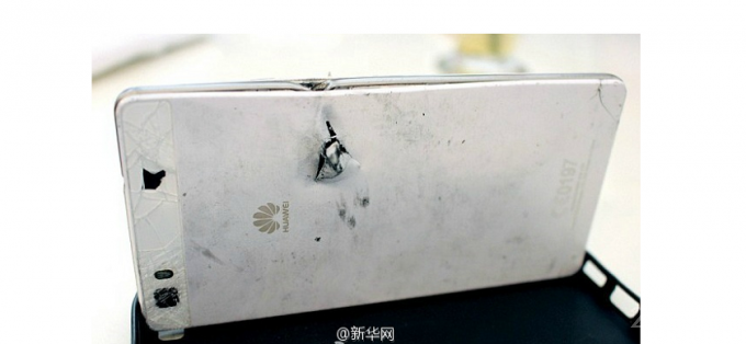 Huawei P8 Lite остановил пулю и спас своего владельца