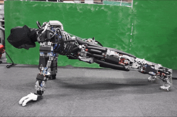 В Японии гуманоидного робота научили потеть (4 фото + видео)