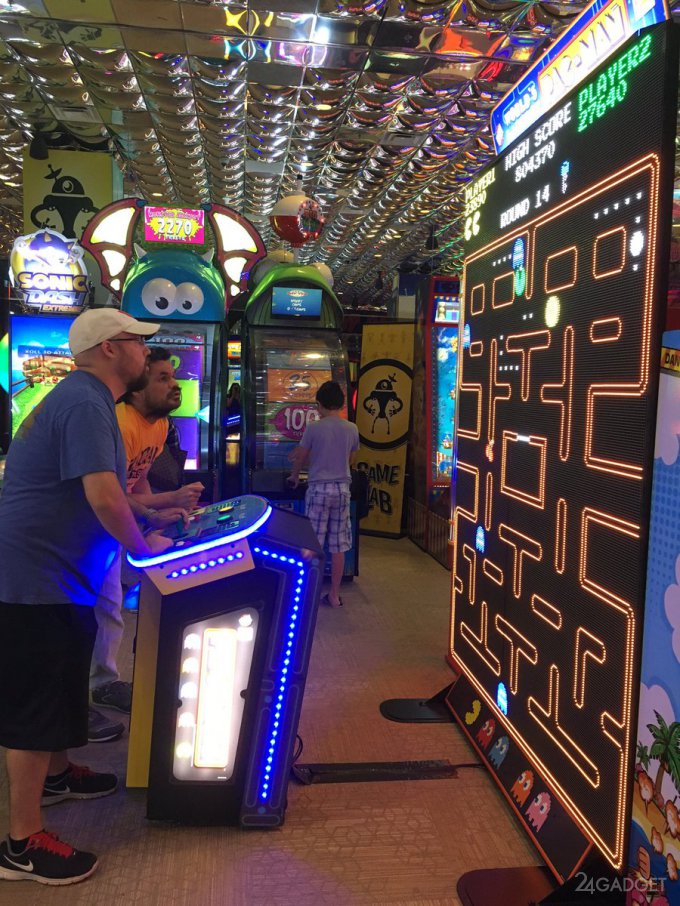 Самый большой игровой автомат для Pac-Man (4 фото + видео)