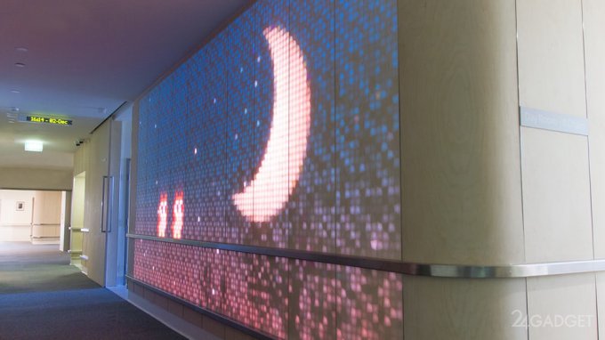 Светящаяся стена Lumes оживляет быт детской больницы (7 фото + видео)