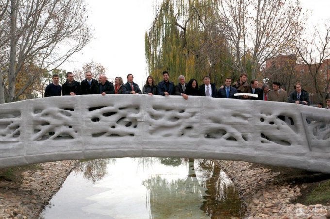 Первый в мире 3D-печатный мост открыт для пешеходов (4 фото + видео)