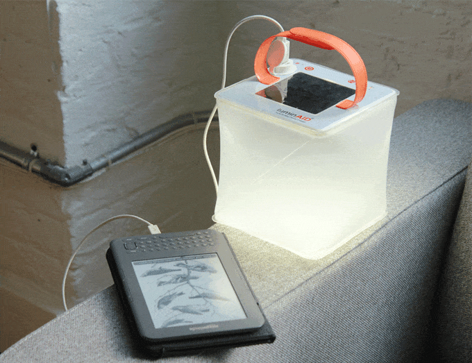 Надувной фонарь с солнечной батарей и зарядкой для гаджетов (19 фото + видео)