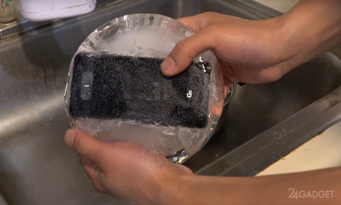 LG G6 прошел испытание в глыбе льда (видео)
