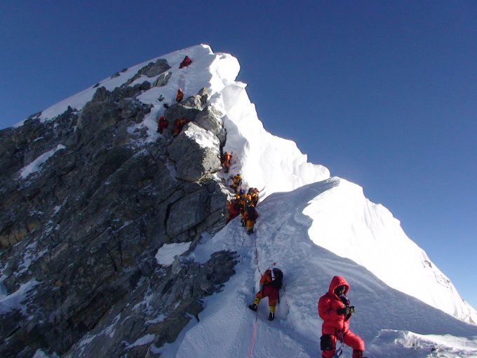 Нечестным альпинистам придется забыть об Эвересте (5 фото)