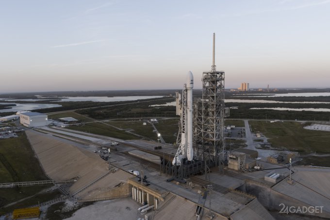 Повторный запуск первой ступени ракеты Falcon 9 прошел успешно (6 фото + видео)