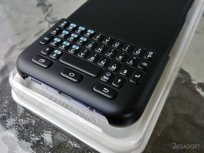 Для Galaxy S8 и S8 Plus выпущена накладная клавиатура (8 фото + видео)