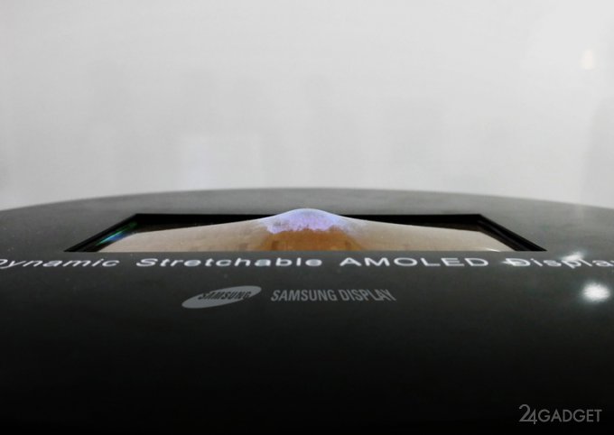 Новые экраны Samsung можно скручивать, сгибать и продавливать (3 фото)