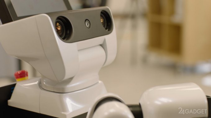 Робот Toyota - помощник для парализованных людей (3 фото + видео)