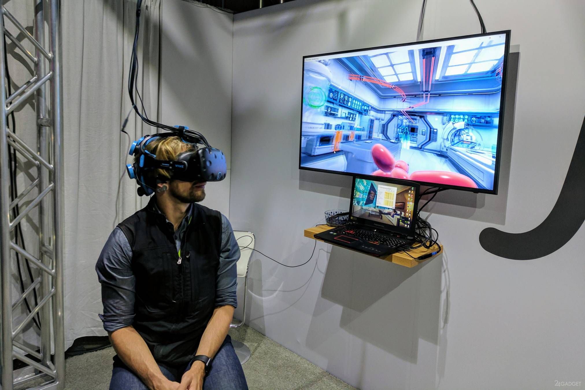 Компьютерный vr. Интерфейс виртуальной реальности. VR для компьютера. Виртуальная реальность мозг. Виртуальная реальность в действии.