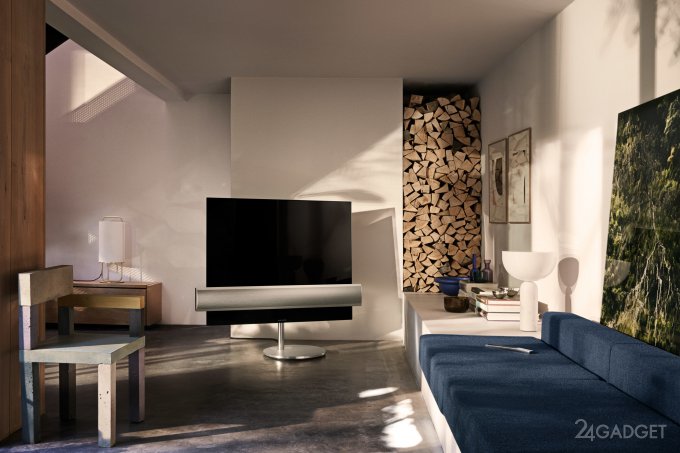 Телевизор от LG и Bang & Olufsen бесшумно передвигается по дому (9 фото + 2 видео)