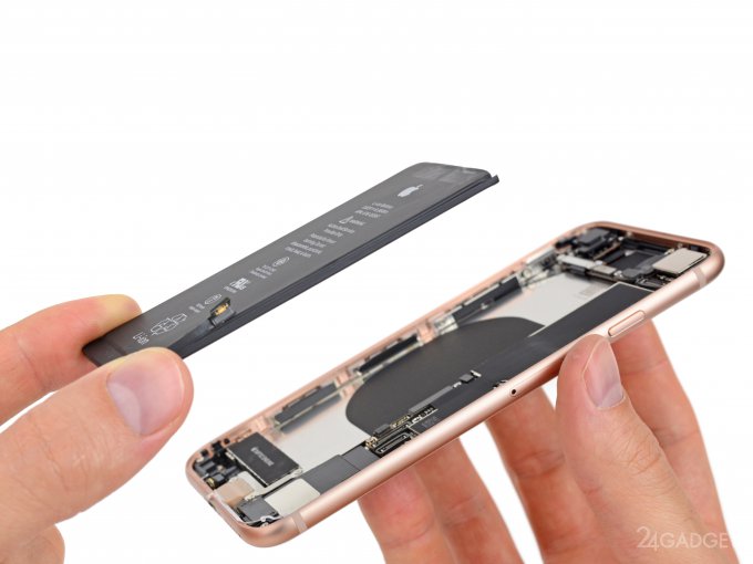 Ремонтировать iPhone 8 будет сложнее, чем iPhone 7